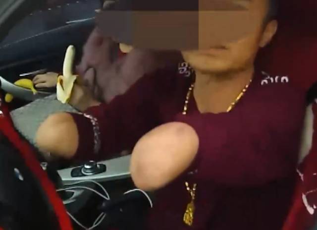 無牌寶馬高速狂飆超速93% 警察截停發現司機沒有手