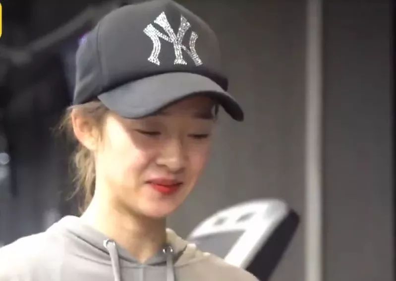 95后女生一身肌肉走紅:為找賊練拳錢包故意露外面 95后女生一身肌肉走紅:為找賊練拳錢包故意露外面