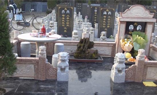 墓地建成后規格與其它墓地有所區別 本文圖均為采訪對象供圖