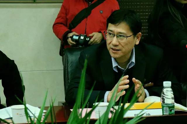 互動結(jié)束后華潤燃?xì)獾年愒タ傄矊Ω魑贿_(dá)人們提出的問題一一作出解答，可是讓大家伙兒們相當(dāng)滿意呢！