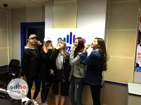 豬鼻行動(dòng)！預(yù)備……按！長(zhǎng)腿妹妹都是天然美女哦！