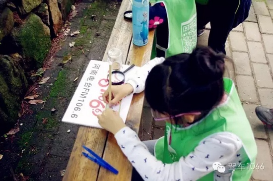 寶貝,爸爸媽媽一直在身后看你認真完成任務!我的女兒棒棒噠! 寶貝,爸爸媽媽一直在身后看你認真完成任務!我的女兒棒棒噠!