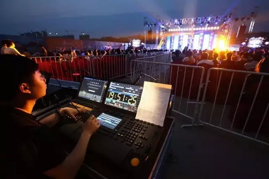 嚴謹?shù)囊繇懤蠋煟頃男Ч谒目刂浦畠?nèi)。 嚴謹?shù)囊繇懤蠋煟頃男Ч谒目刂浦畠?nèi)。