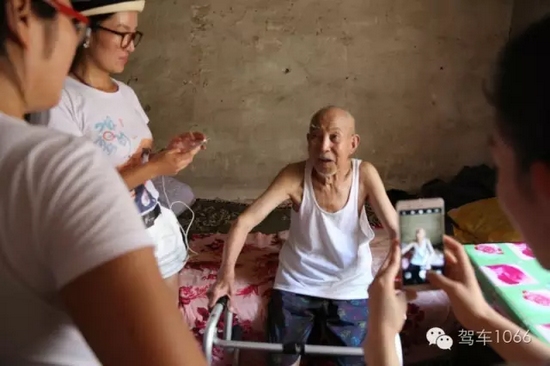 老兵老兵,你的勛章呢,國家給你的那個? 老兵老兵,你的勛章呢,國家給你的那個?