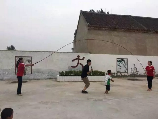 沒想到艾瑞克也有孩子王的一面 沒想到艾瑞克也有孩子王的一面