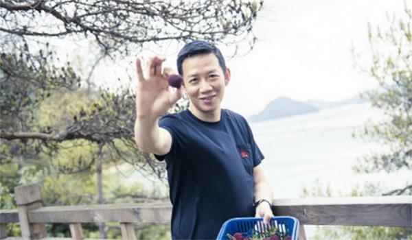 72小時(shí)預(yù)訂3.3萬(wàn)瓶 吳曉波是怎么賣酒的