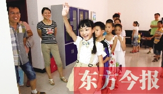 成長訓練營面試在東方今報發行中心舉行。圖為面試現場