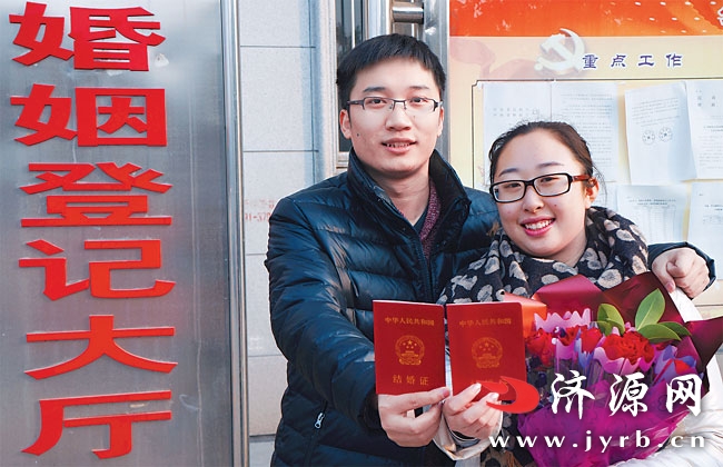 濟源“雙節”185對新人登記結婚 是平時的近6倍 濟源“雙節”185對新人登記結婚 是平時的近6倍