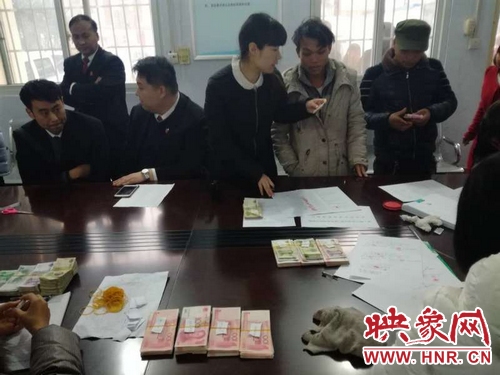 滎陽78名貴州籍農民工兄弟拿到工資回家啦! 滎陽78名貴州籍農民工兄弟拿到工資回家啦!