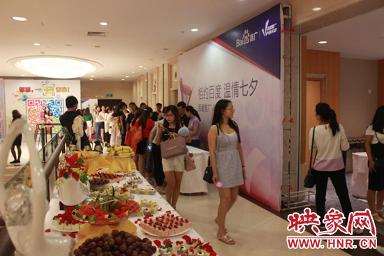 簽到入場,“貴族們”領取幸運愛情號碼牌(男生福利,美女如云啊~) 簽到入場,“貴族們”領取幸運愛情號碼牌(男生福利,美女如云啊~)