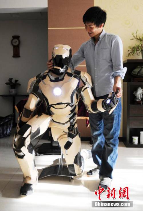 大學生自制“復仇者聯盟”全套服裝 大學生自制“復仇者聯盟”全套服裝