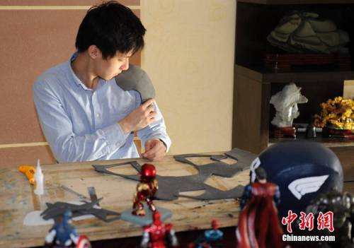 大學生自制“復仇者聯盟”全套服裝 大學生自制“復仇者聯盟”全套服裝