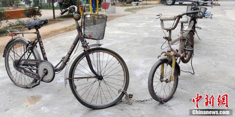 廣西一小區停車出奇招 業主私建泊車位