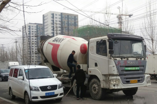 線纜被刮斷影響交通 沈陽昨現