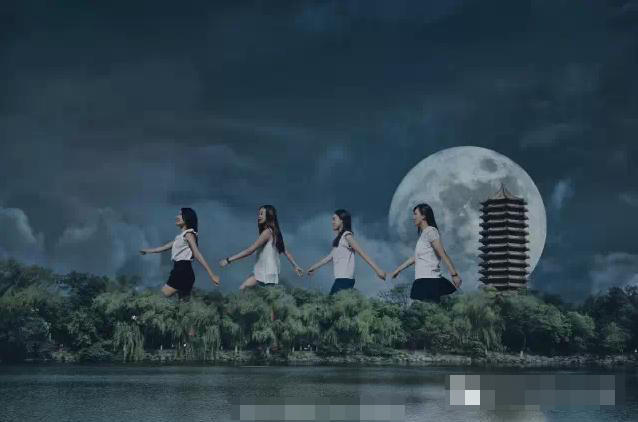 大學畢業爭拍創意照 北大女生化身巨人