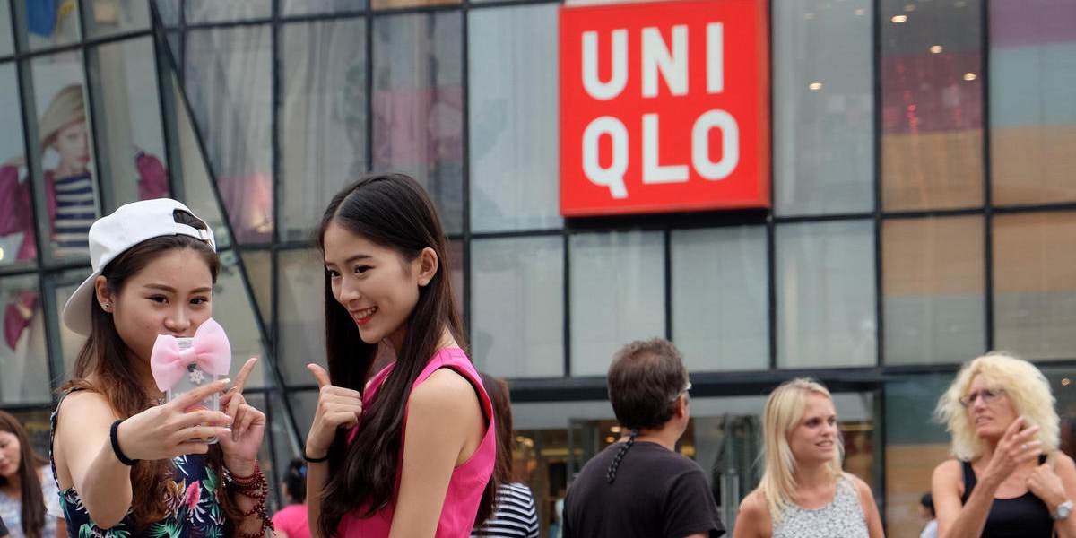 北京市民三里屯優衣庫扎堆拍照 北京市民三里屯優衣庫扎堆拍照