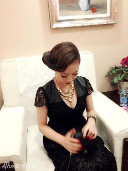 徐海星曝出事業線 疑似隆胸