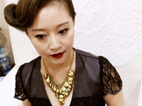 徐海星曝出事業線 疑似隆胸