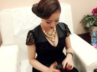 徐海星曝出事業線 疑似隆胸