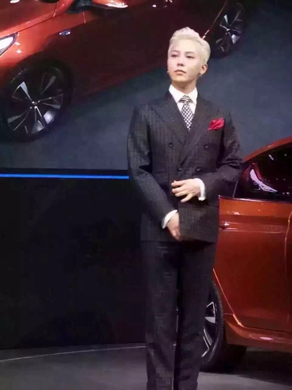 權志龍亮相北京車展 代言北京現代悅納 權志龍亮相北京車展 代言北京現代悅納