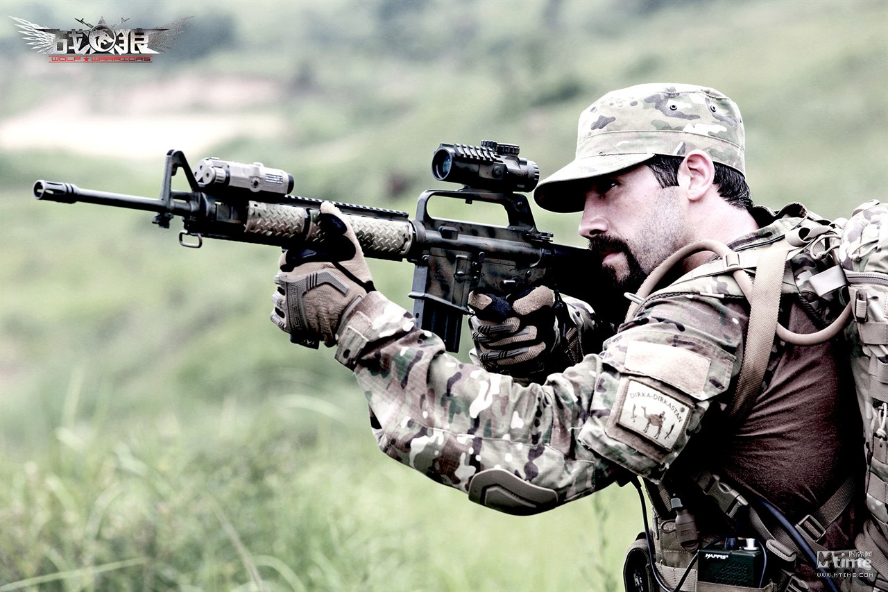 《戰狼》曝純爺們終極海報