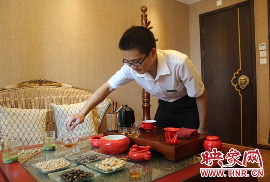 能泡好一杯茶，是李克勤今年夏天最大的收獲。