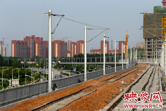 現代化的城際鐵路為日新月異的城市發展帶來了新的活力。