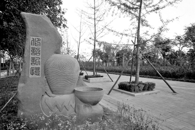 中原西路的生態廊道內處處有景 中原西路的生態廊道內處處有景