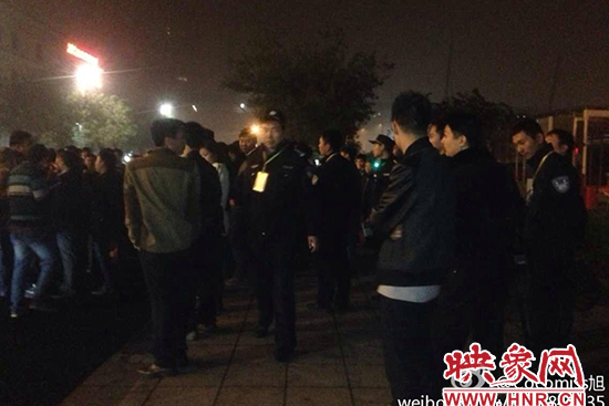 11月1日深夜，鄭州鄭東新區(qū)夜總會“皇家一號”被查處。網(wǎng)友供圖