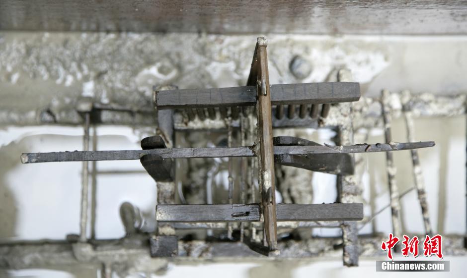 圖為蜀錦織機仿真蜀錦織機，為我國唯一有出土單位、完整保存的織機模型。