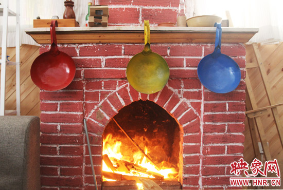 用磚頭砌的壁爐 用磚頭砌的壁爐