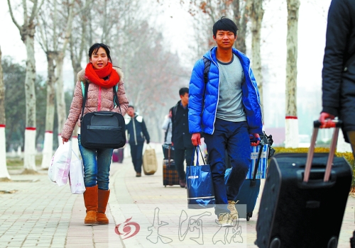 走進熟悉的校園，看到熟悉的笑臉，就這樣懷揣著自信和目標，迎接明天靠近下一站。