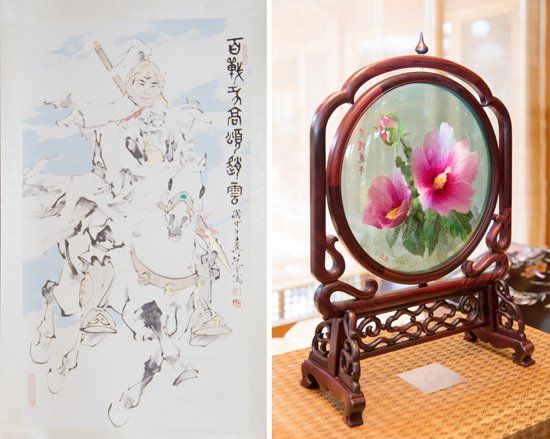 　當(dāng)?shù)貢r間2014年7月4日，中國國家主席習(xí)近平向韓國總統(tǒng)樸槿惠贈送的趙云畫像（左）和木槿花玻璃工藝