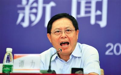 　譚力 男，1955年10月生，漢族，重慶市人，大學學歷，有知青經歷。2009年3月前，一直在四川工