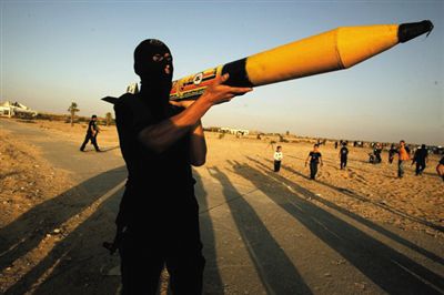 卡薩姆火箭：哈馬斯山寨版喀秋莎火箭，射程約10公里。