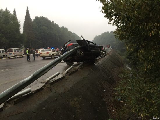 瘋狂途觀撞人逃逸又惹禍,一家四口殞命車輪 瘋狂途觀撞人逃逸又惹禍,一家四口殞命車輪