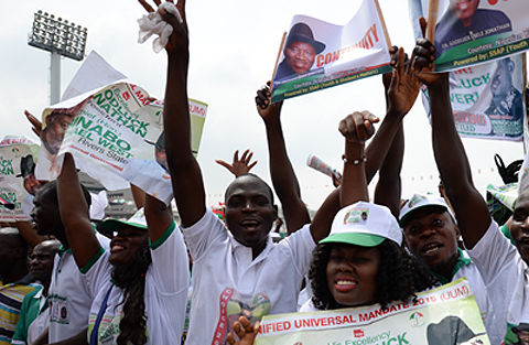 11日，喬納森總統的支持者在集會現場。