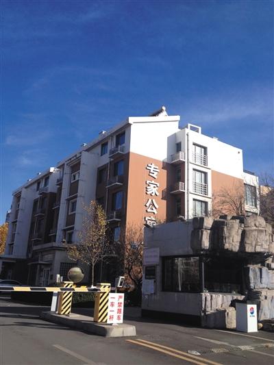 馬超群母親張桂英的一處房產(chǎn)，位于秦皇島開發(fā)區(qū)專家公寓內(nèi)，該房產(chǎn)為馬家巨款、黃金藏匿處。