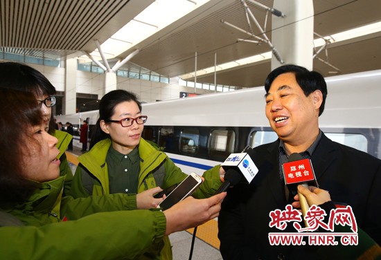 大象融媒映象網記者采訪駐豫人大代表