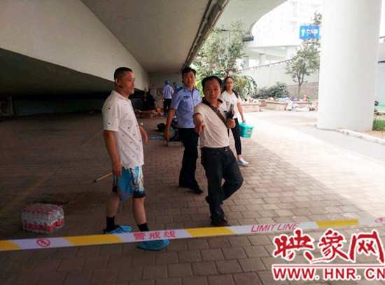 事發后，警方封鎖現場進行調查取證。