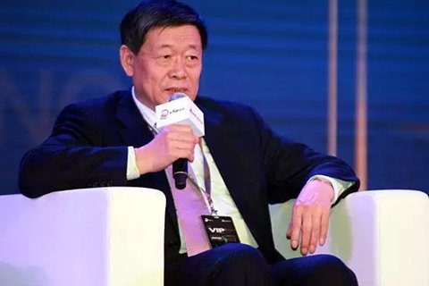 在2015(第八屆)金麒麟論壇上,山東魏橋創業集團董事長張士平表示,要想企業搞得好,必須讓員工過得好,我們企業負責為員工蓋房子,保證每個員工有一套房子,從90平方到160平方不等,這就解決了把農村勞動力轉移到城市的問題,也解決了我們的職工家屬的問題,叫職工真正以企業為家。