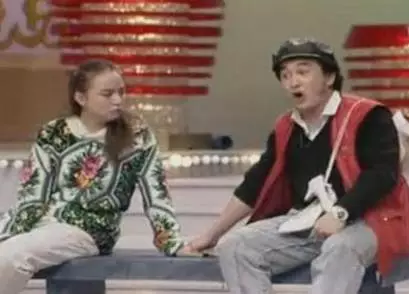 男女網上早戀遭反對 倆人竟用502膠把手粘到一起 男女網上早戀遭反對 倆人竟用502膠把手粘到一起