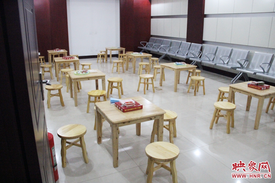 中原區人防納涼場所（桐柏路與中原路交叉口），內部環境干凈整潔。