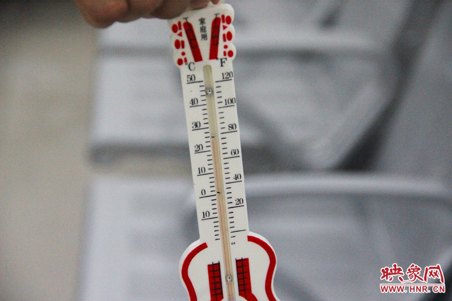 中原區人防納涼場所（桐柏路與中原路交叉口），室內溫度達24度，相比中原區室外溫度低14度。