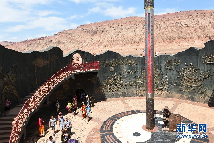 新疆吐魯番持續高溫 火焰山地表達76攝氏度