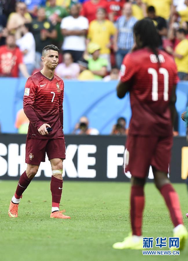 6月26日，葡萄牙隊球員克·羅納爾多（左）在比賽中。