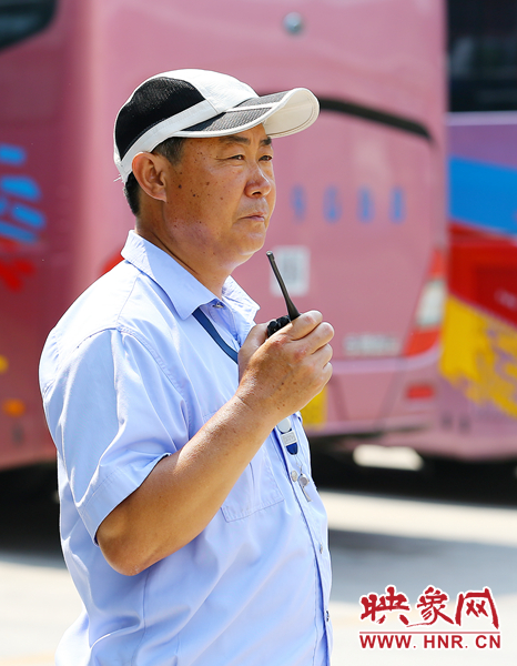 小小的遮陽帽在烈日下顯得力不從心 小小的遮陽帽在烈日下顯得力不從心