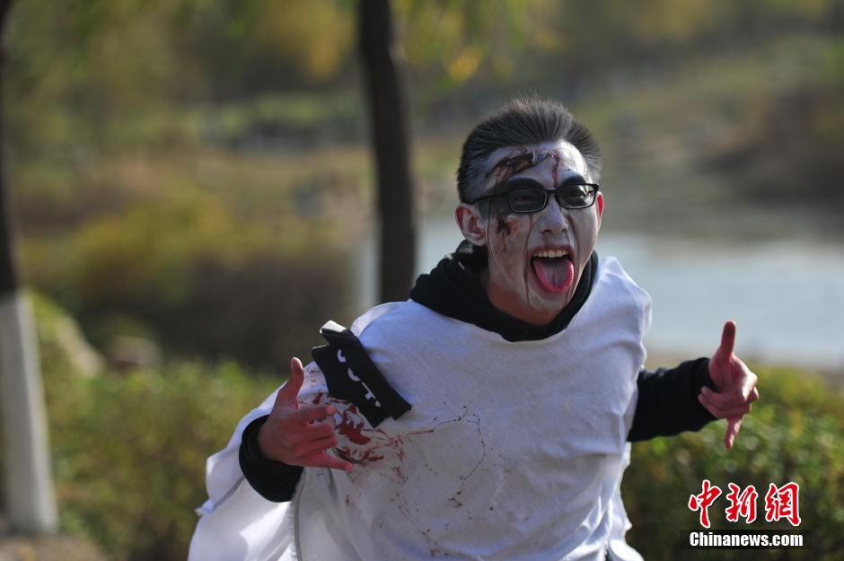 千余“僵尸”現沈陽街頭嚇哭過路小孩