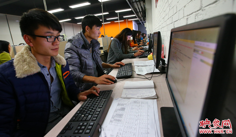 從凌點開始，最忙碌的就要數這些客服人員