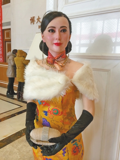 若不是這身似是而非的衣服，你能認(rèn)出這是范冰冰嗎？